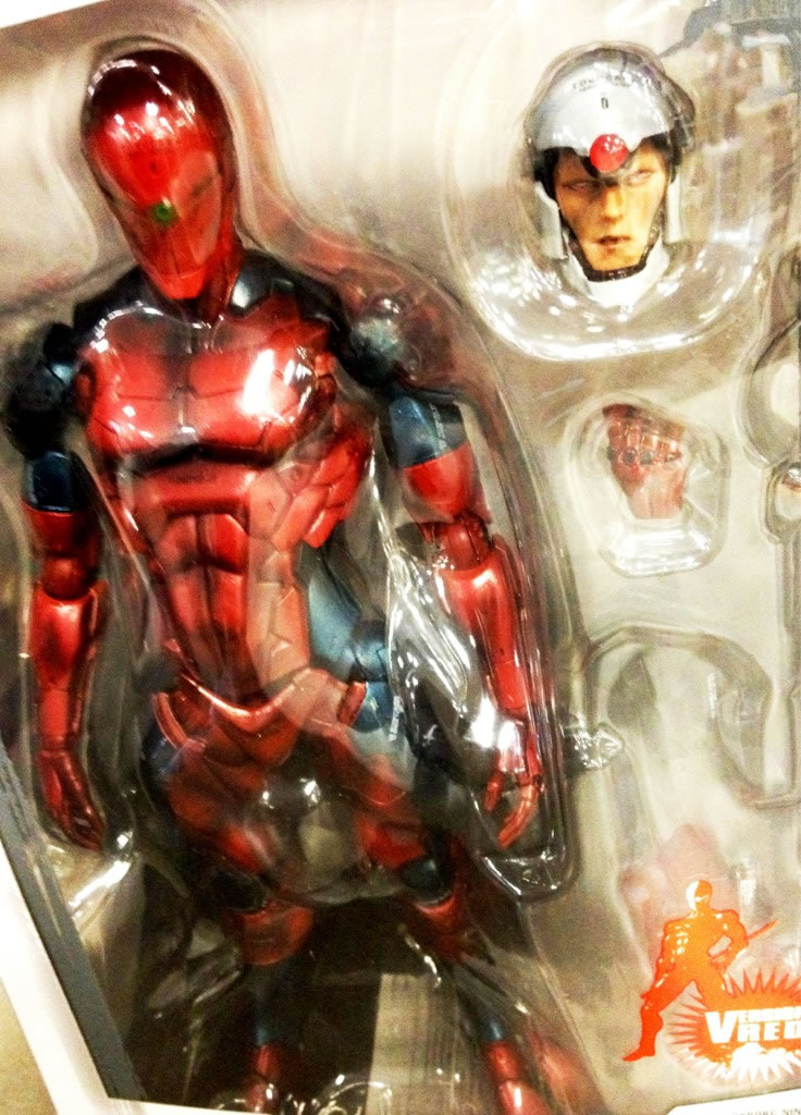 Retour sur: Figurine Play Arts Kai du Cyborg Ninja rouge, enfin !
