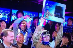 Vido - Hideo Kojima au lancement de la PlayStation 4 avec la Fox Edition