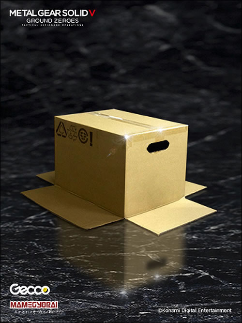 Metal Gear Solid: MGSV GZ : Une boîte en carton comme figurine cartonnée  officielle !