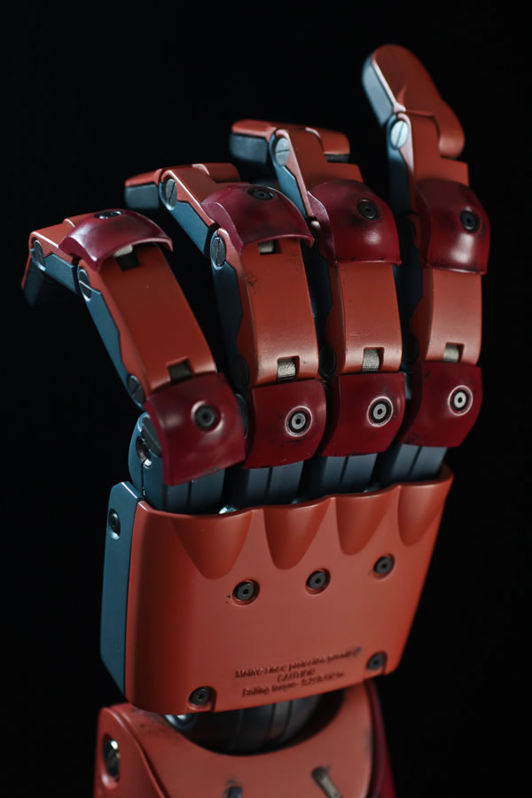 MGSV The Phantom Pain : De nouvelles photos pour le bras bionique de Snake par Sentinel